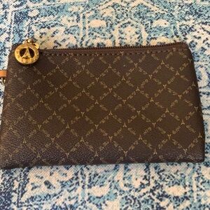 La Tour Eiffel Brown Monogram Pouch.